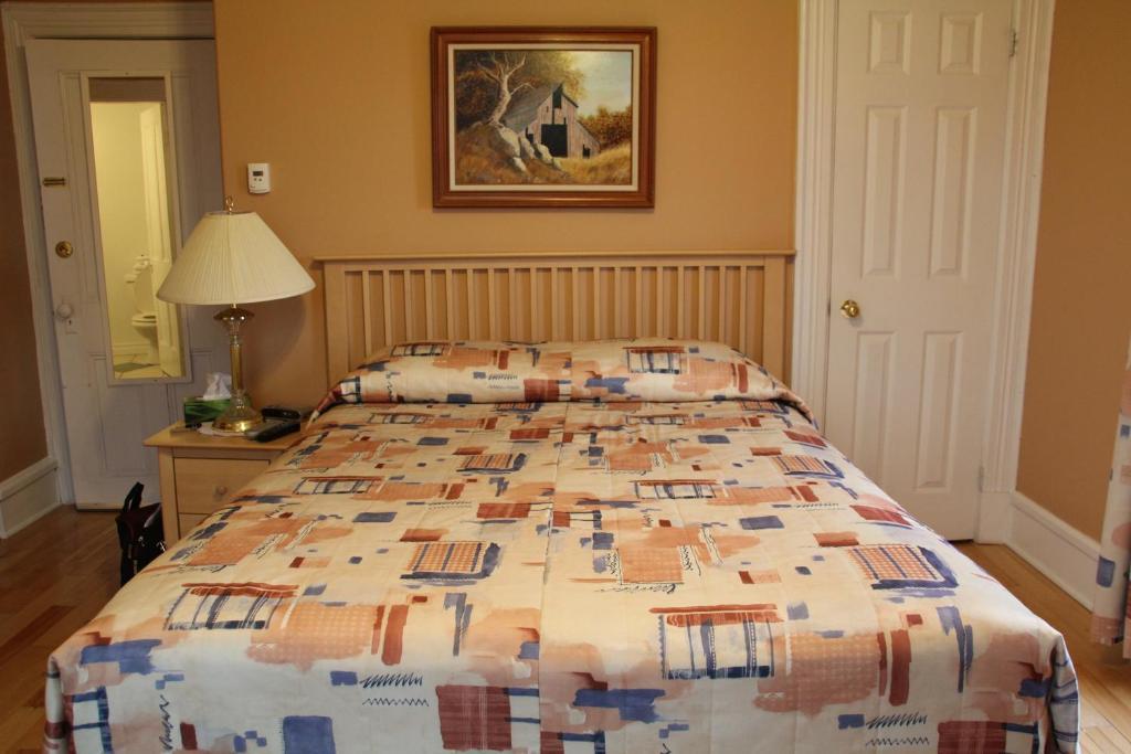 Dolan'S Inn & Suites 皮克图 客房 照片