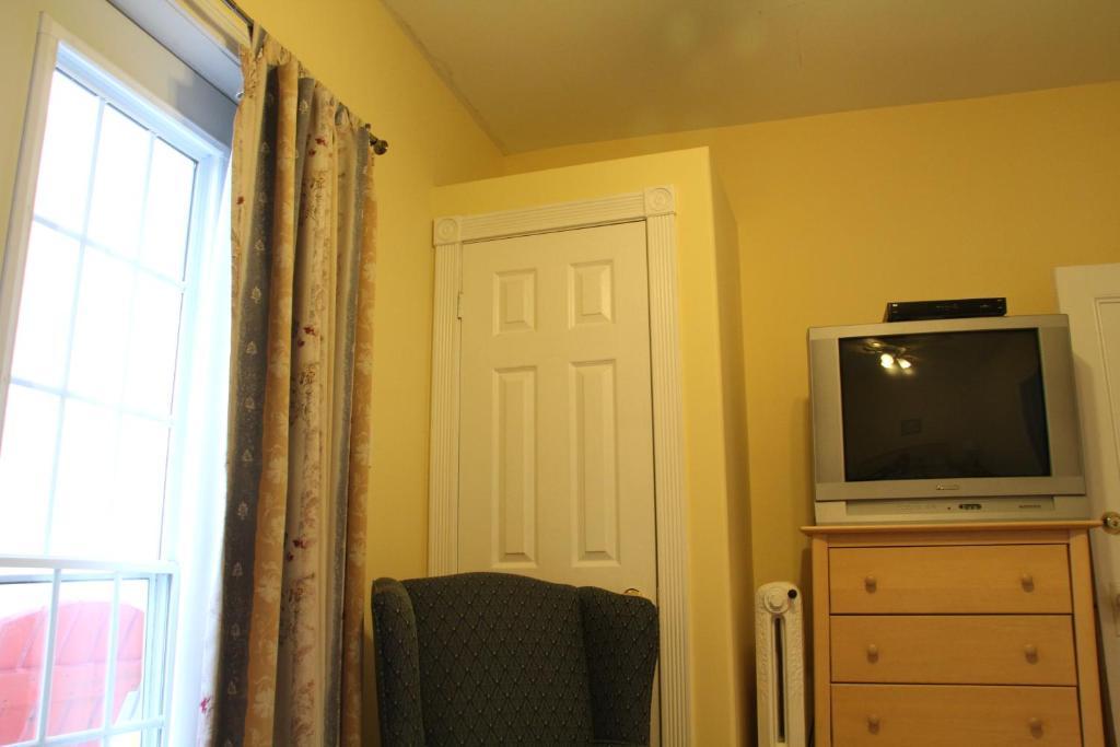 Dolan'S Inn & Suites 皮克图 外观 照片